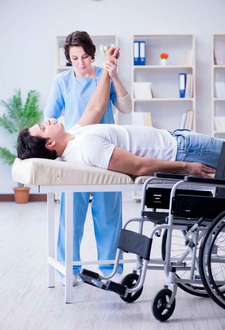 What medical specialties are available at Vithas Xanit International Hospital?