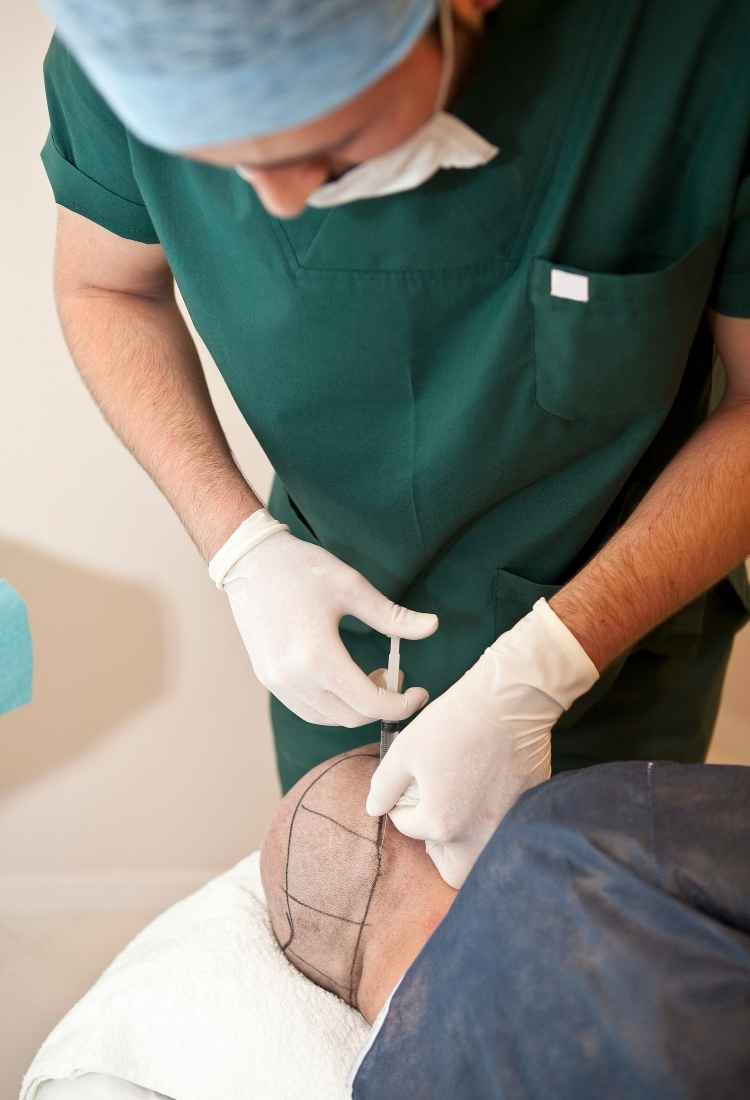 What makes Cayra Clinic a standout medical tourism destination?