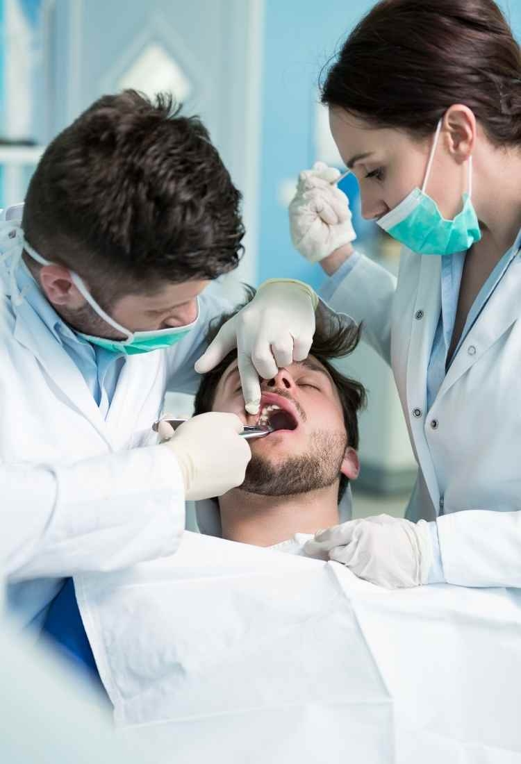 How does Renou in Mexico City offer a luxury medical experience?