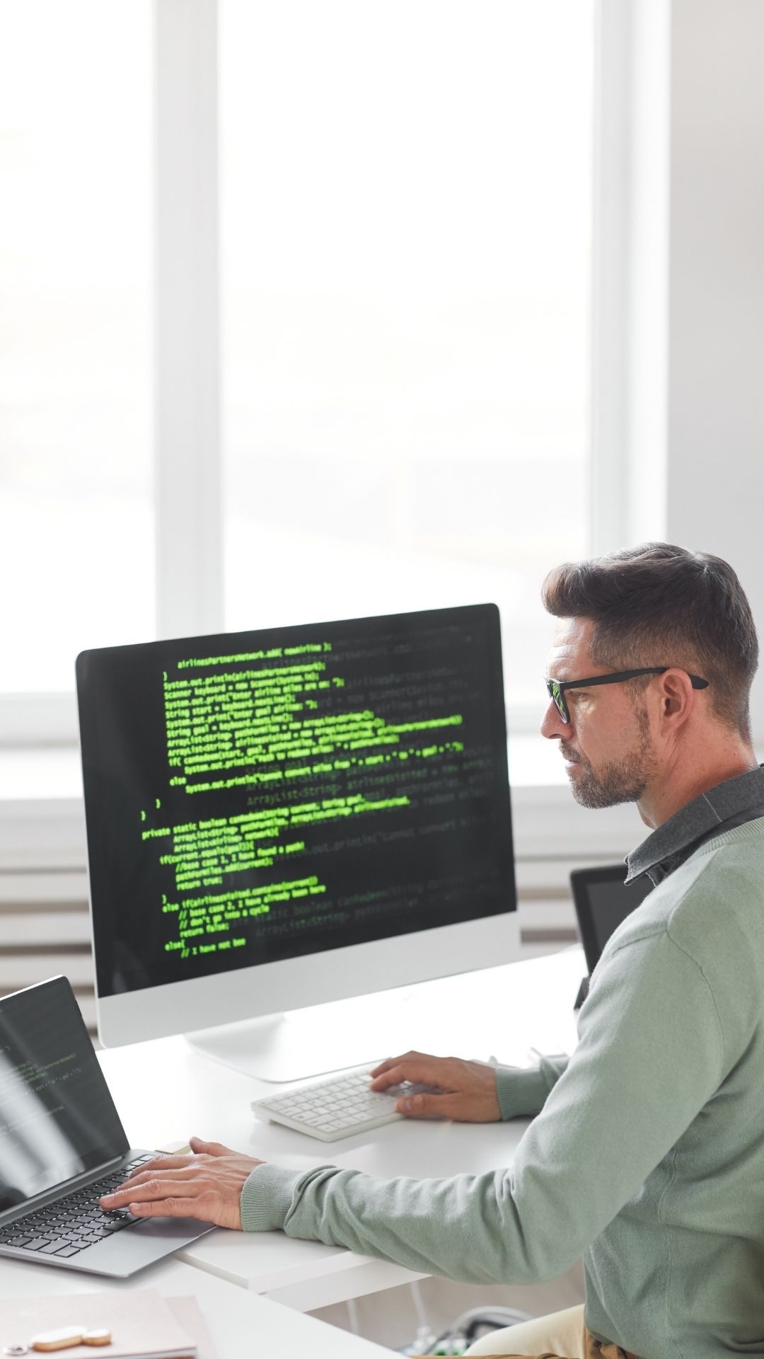 How can Autowoven help organizations migrate and modernize legacy systems?